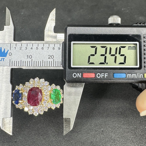 แหวน ทับทิม สยาม มรกต ไพลิน ฝังเพชร 41/1.23 ct บ่าข้าง 16/0.16 ct ทอง90 ขนาด 48.5 พร้อม Cert. นน. 11 9