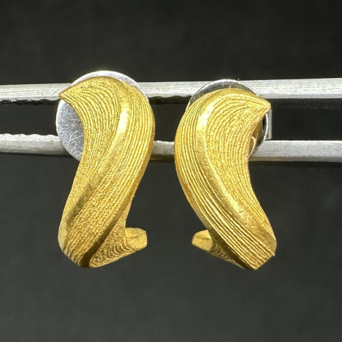 ต่างหู Gold Master ทอง24K ลายคลื่น แป้นทอง18K นน. 4.57 g