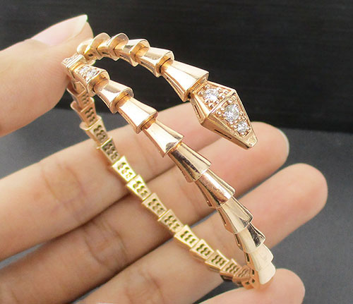 กำไล งู ฝังเพชร 8 เม็ด 0.35 กะรัต Pink gold ทอง9K (ทอง37.5%) งานสวยมาก นน. 24.76 g