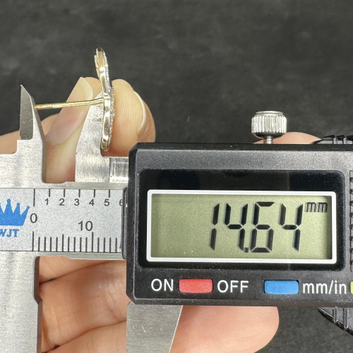 ต่างหู เพชร CC ฝังเพชร 52 เม็ด 1.04 กะรัต ทอง18K นน. 4.28 g 7