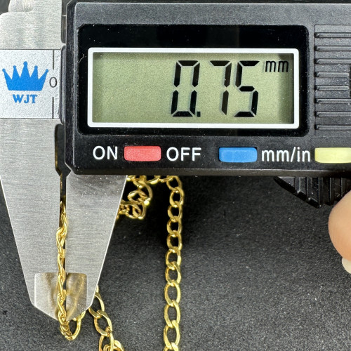 สร้อยคอ อิตาลี750 ทอง18K ลายบิดแบน รอบเส้น ความยาว 18 นิ้ว นน. 7.00 g 7