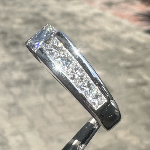 แหวน Princess 1.05 กะรัต เพชร 10 เม็ด 2.00 กะรัต ทอง18Kขาว พร้อม Cert.IGI นน. 6.50 g 1