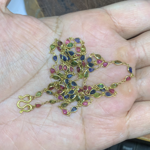 สร้อยคอ พลอยหลายสี รอบเส้น ทอง18K ความยาว 27 นิ้ว งานสวยมาก นน. 6.69 g 2