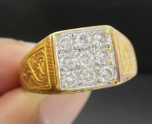 แหวน พลอยขาว ทรงสี่เหลี่ยม 9 เม็ด ทอง90 งานเก่า หลุดจำนำ สวยมาก นน. 6.46 g