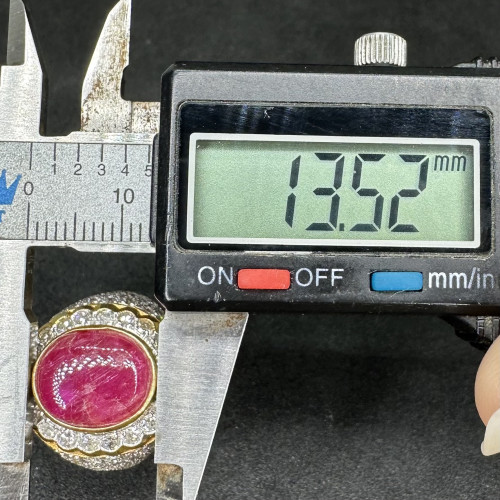 แหวน ทับทิม หลังเบี้ย ล้อมเพชรกุหลาบ 20 เม็ด 0.60 กะรัต ฝังเพชร 54 เม็ด 0.60 กะรัต ทอง90 นน. 11.34 g 6