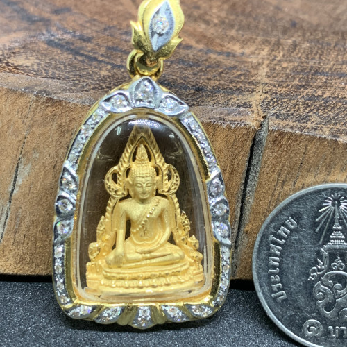 พระพุทธชินราช เนื้อทองคำ กรอบทอง ฉลุลาย ฝังเพชร 36 เม็ด 0.28 กะรัต ทอง90 นน. 9.53 g