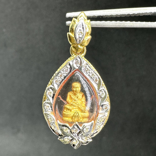 หลวงปู่ทวด เนื้อทองคำ เลี่ยมทอง ฝังเพชร 22 เม็ด 0.22 กะรัต ทอง90 นน. 5.15 g
