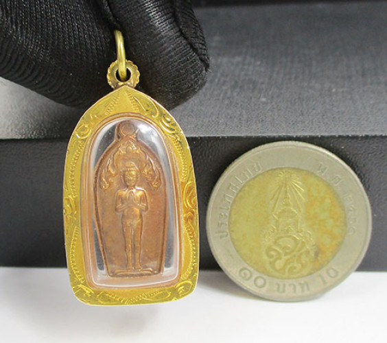 เหรียญ ไอ้ไข่ เด็กวัดเจดีย์ เนื้อทองแดง ปี 2562 เลี่ยมทองเก่า นน. 6.54 g 2