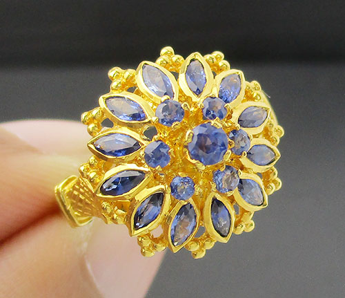 แหวน ไพลิน กาญจนบุรี ทรงพุ่ม ทอง90 งานเก่า แบบสวย นน. 5.90 g