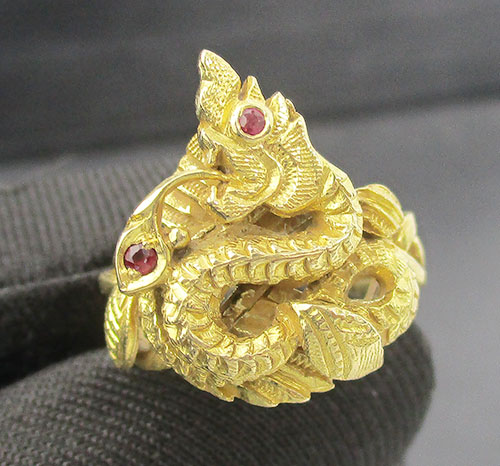 แหวน กล พญานาค ฝังทับทิม ทอง90 งานเก่า หลุดจำนำ สวยมาก นน. 7.69 g