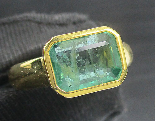 แหวน มรกต แซมเบีย 2.61 กะรัต ทอง18K งานสวยมาก นน. 5.54 g