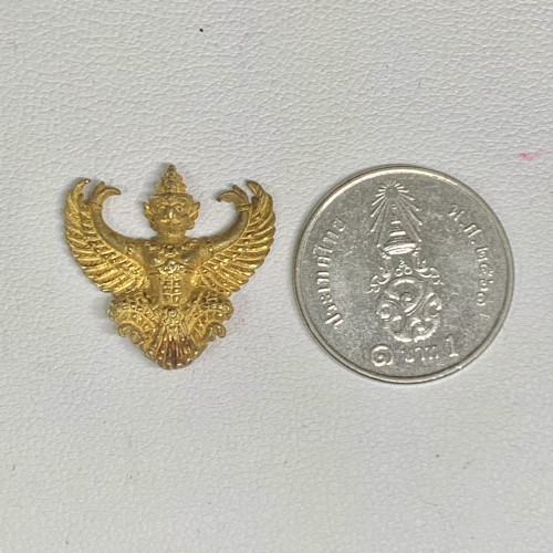 องค์พญาครุฑ อ.วราห์ รุ่น ๙ หน้า มหาเศรษฐี ปี 2553 เนื้อทองคำ ตอกโค้ด ๑๓๒ นน. 5.49 g 2