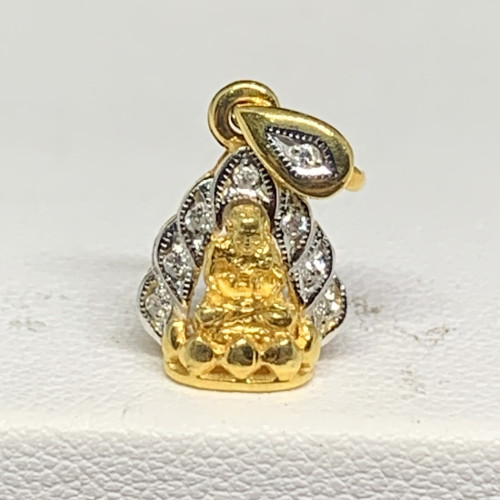 หลวงปู่ทวด เนื้อทองคำ ฝังเพชร 8 เม็ด 0.04 กะรัต ทอง90 กรอบทอง18K นน. 2.65 g