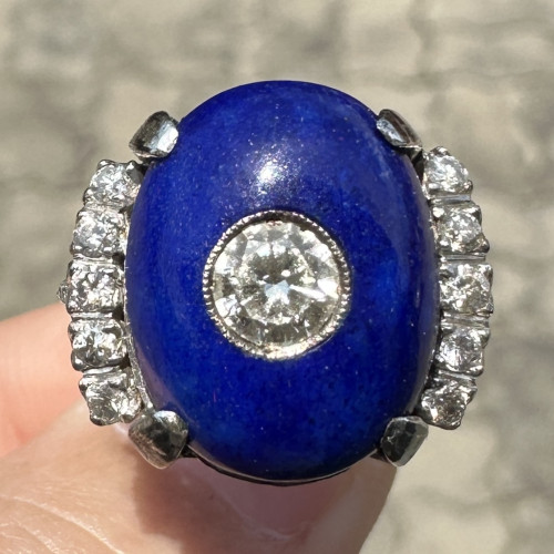 แหวน ลาพิส ฝังเพชรเดี่ยว 0.40 ct ล้อมเพชร 10/0.30 ct งานทองขาวโบราณ(ปาหะ) ขนาด 50 นน. 7.54 g