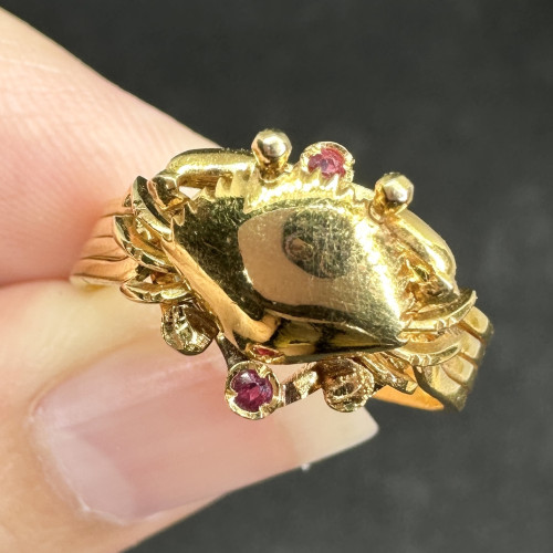 แหวน กล ปู ฝังทับทิม เจียร ทอง90 งานเก่า หลุดจำนำ สวยมาก นน. 5.60 g