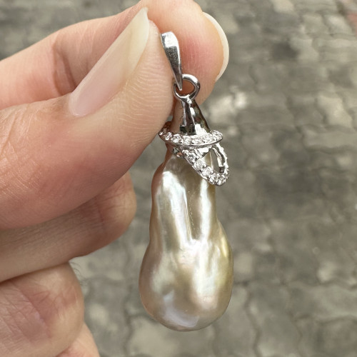 จี้ มุก South sea สีขาว 12.3 มิล ฝังเพชร 40 เม็ด 0.20 กะรัต ทองคำขาว18K นน. 5.50 g 1