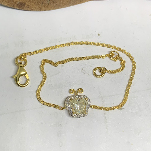 สร้อยข้อมือ เพชรแฟนซี 0.70 ct รูปผีเสื้อ ล้อมเพชร 20/0.15 ct ทอง18K ความยาว 16.50 ซม. นน. 2.82 g