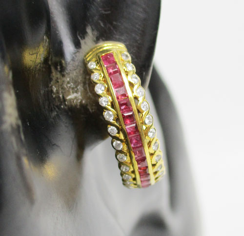 ต่างหู ห่วงทับทิม Princess ฝังเพชร 2 แถว 56 เม็ด 0.56 กะรัต ทอง90 งานสวยมาก นน. 11.00 g 2