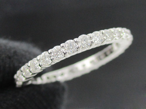 แหวน เพชรรอบวง เพชร 32 เม็ด 0.64 กะรัต ทอง18Kขาว งานสวยมาก นน. 1.61 g
