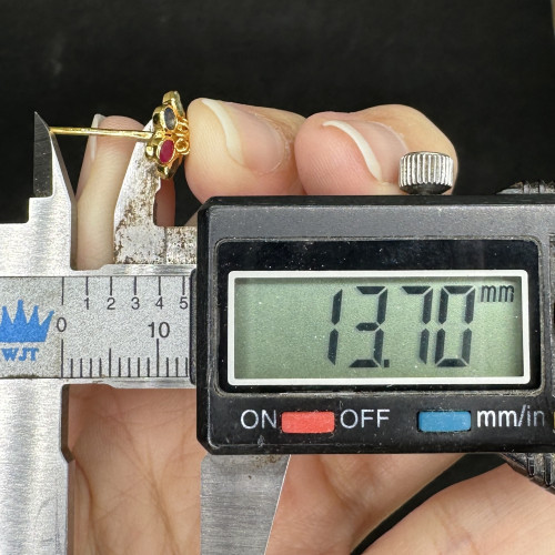 ต่างหู พลอยหลายสี กระจุกพิกุล ทอง90 แป้นพลาสติก งานสวย น่าสะสม นน. 1.82 g 6