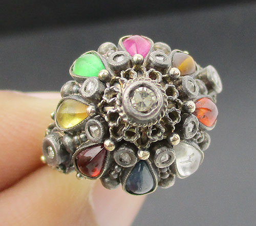 แหวน พลอยนพเก้า ฝังเพชรกุหลาบ 11 เม็ด 0.12 กะรัต ทองK 2 สี งานเก่า หลุดจำนำ สวยมาก นน. 4.60 g