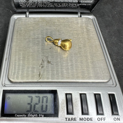 จี้ น้ำเต้าทอง ฝังเพชร 5 เม็ด 0.05 กะรัต ทอง90 งานสวยมาก นน. 3.20 g 5