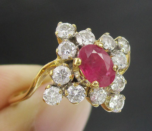 แหวน ทับทิม เจียร ทรงมาคีย์ ล้อมเพชร 12 เม็ด 0.48 กะรัต ทอง90 งานสวย น่ารักมาก นน. 3.59 g