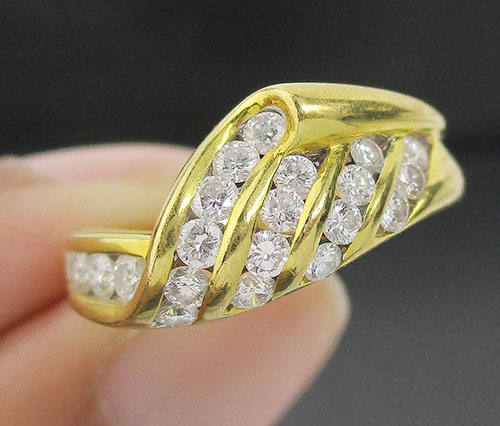 แหวน เพชรแถว ลายโค้ง เพชร 21 เม็ด 0.46 กะรัต ทอง18K งานสวยมาก นน. 4.69 g