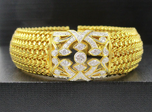 สร้อยข้อมือ ลายถักสาน ฝังเพชร 55 เม็ด 1.45 กะรัต ทอง90 งานสวยมาก นน. 68.40 g