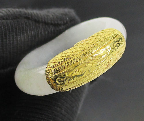 แหวน หยก หน้าทอง แกะลายไทย ทอง90 งานสวยมาก นน. 4.02 g