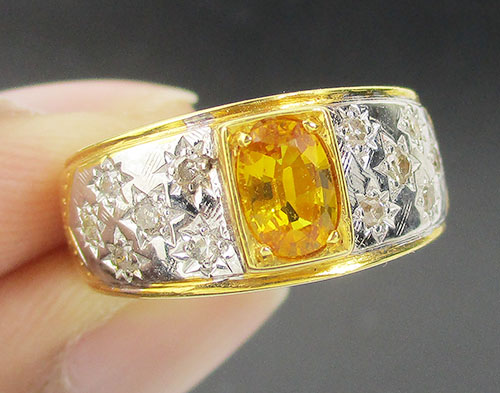 แหวน บุษราคัม เจียร ฝังเพชรกุหลาบ 12 เม็ด 0.15 กะรัต ทอง95 หลุดจำนำ งานสวยมาก นน. 8.58 g