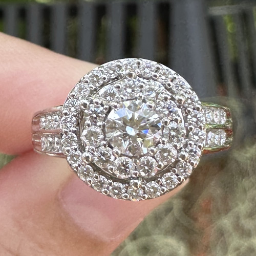 แหวน เพชรเดี่ยว Jubilee 0.31 ct น้ำ 100 D color vvs1 ล้อมเพชร 51/0.58 ct ทองคำขาว18K ขนาด 50.5 พร้อม