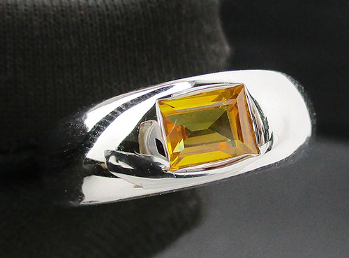 แหวน บุษราคัม เจียร ทอง18Kขาว งานสวยมาก นน. 8.34 g