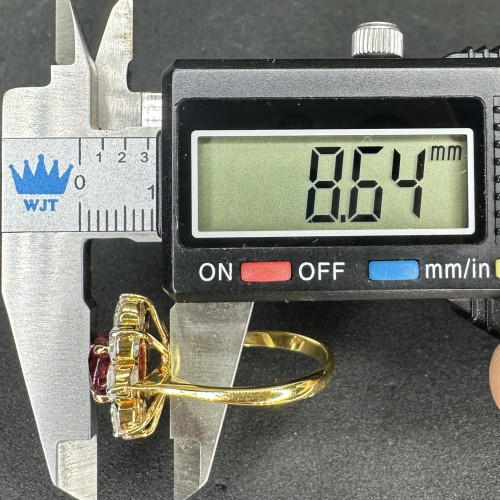 แหวน ทับทิม สยาม  2.10 กะรัต ล้อมเพชร 8/1.44 กะรัต ทอง14K พร้อม Cert. ขนาด 55 นน. 4.09 g 9