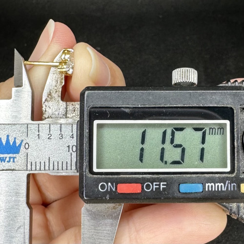 ต่างหู เพชรมิตซู ฝังเตย 6/0.45 กะรัต ทอง18K งานสวยมาก นน.  2.61 g 6