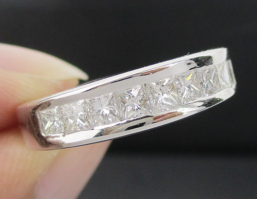 แหวน เพชรแถว Princess เพชร 9 เม็ด 1.04 กะรัต ทองคำขาว18K งานสวยมาก นน. 8.05 g