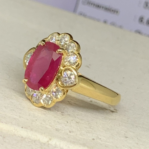 แหวน ทับทิม พม่า เผาเก่า 2.70 ct ล้อมเพชร 12/0.70 ct ทอง18K ขนาด 54 พร้อม Cert. นน. 5.43 g 1