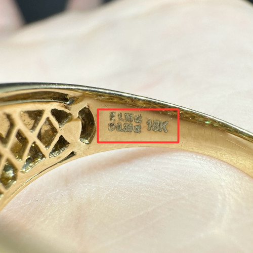 แหวน มรกต แซมเบีย Princess 1.15 ct ฝังเพชร 22/ 0.35 ct ทอง18K พร้อม Cert. ขนาด 52 นน. 7.00 g 7