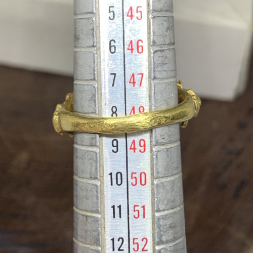แหวน พลอยแดง ทรงฉัตร งานครั่ง ทอง90 ขนาด 48.5 นน. 6.07 g 5