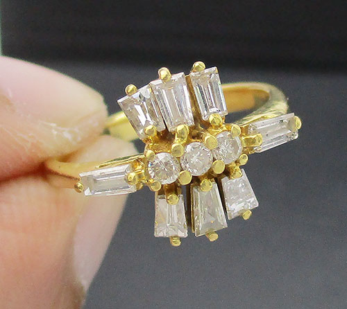 แหวน เพชรแฟนซี เพชร 11 เม็ด 0.46 กะรัต ทอง18K ขนาด 51 นน. 3.26 g