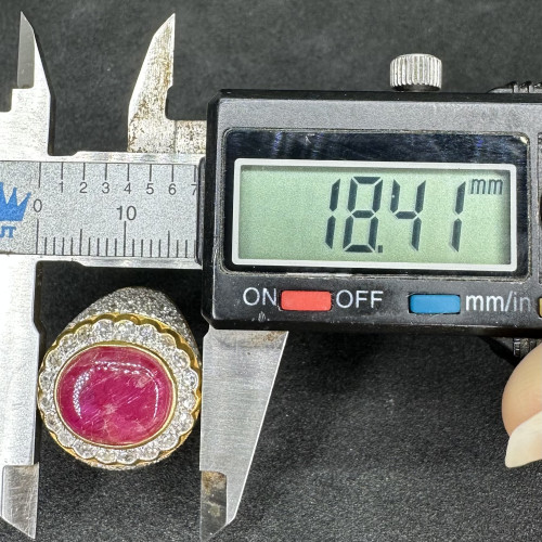 แหวน ทับทิม หลังเบี้ย ล้อมเพชรกุหลาบ 20 เม็ด 0.60 กะรัต ฝังเพชร 54 เม็ด 0.60 กะรัต ทอง90 นน. 11.34 g 8