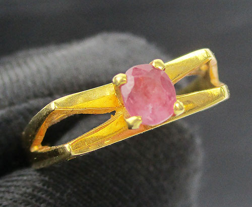 แหวน ทับทิม เจียร ชู 1 เม็ด ฉลุลาย ทอง18K งานสวยมาก นน. 3.60 g