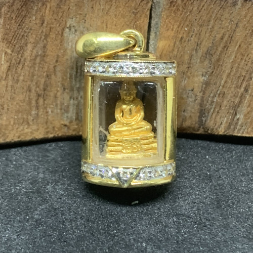 หลวงพ่อโสธร เนื้อทองคำ ลอยองค์ กรอบทอง75% ฝังเพชร 19 เม็ด 0.10 กะรัต นน. 6.39 g