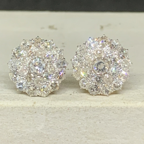 ต่างหู เพชร กระจุกพิกุล ฝังเพชร 46/1.88 ct ทอง18K แป้นเกลียว เพชรตำหนิส่องกล้อง 10 เท่า นน. 8.25 g