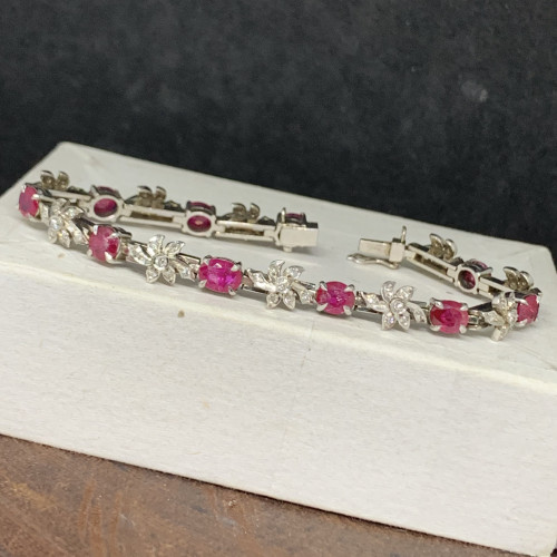 สร้อยข้อมือ ทับทิม พม่า ดิบ ฝังเพชรกุหลาบ 70/0.70 ct งานปาหะ ความยาว 16.50 ซม. นน. 14.08 g