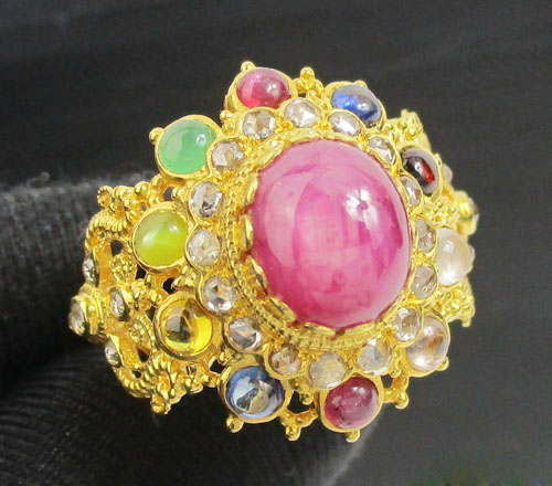 แหวน ทับทิม หลังเบี้ย ล้อมพลอยนพเก้า เพชรซีกลูกโลก ทอง90 งานสวยมาก นน. 10.10 g