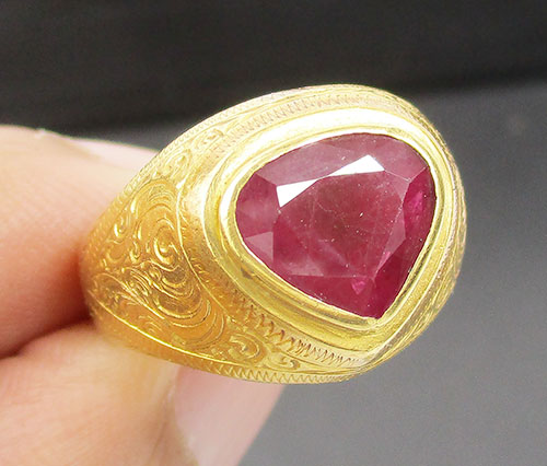 แหวน ทับทิม พม่า เจียร แกะลายไทย ทอง90 นน. 6.29 g