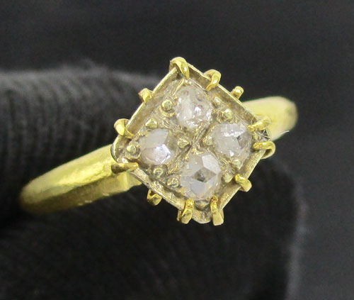 แหวน เพชรซีก กระจุก 4 เม็ด ทอง90 งานเก่า หลุดจำนำ สวยมาก นน. 2.17 g