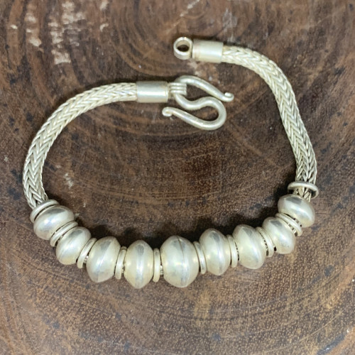สร้อยข้อมือ เงิน999 ลายเม็ดประคำ ครึ่งหน้า ความยาว 19.00 ซม. นน. 26.47 g