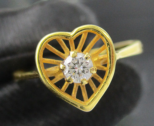 แหวน เพชรเดี่ยว ทรงหัวใจ เพชร 1 เม็ด 0.10 กะรัต ทอง18K งานสวยมาก นน. 2.16 g
